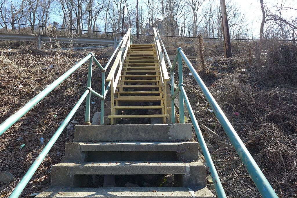 The Alexis steps from Greenfield Ave to The Run