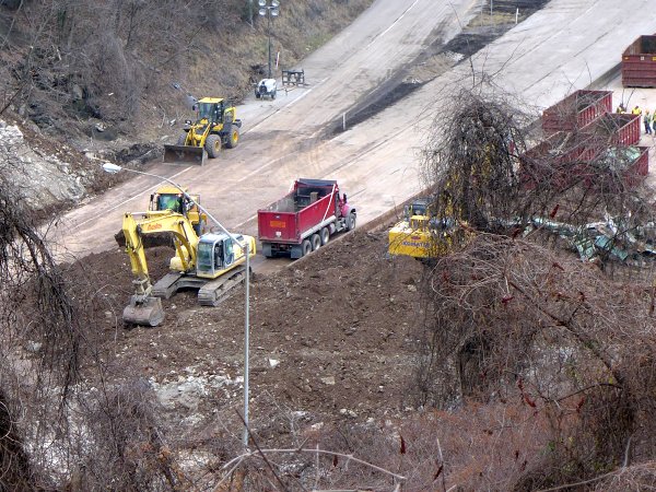 Greenfield Bridge demolition: Removing the "dirt cushion" from the inbound lanes and, Wed Dec 30, 2015 (photo by Kate St. John)